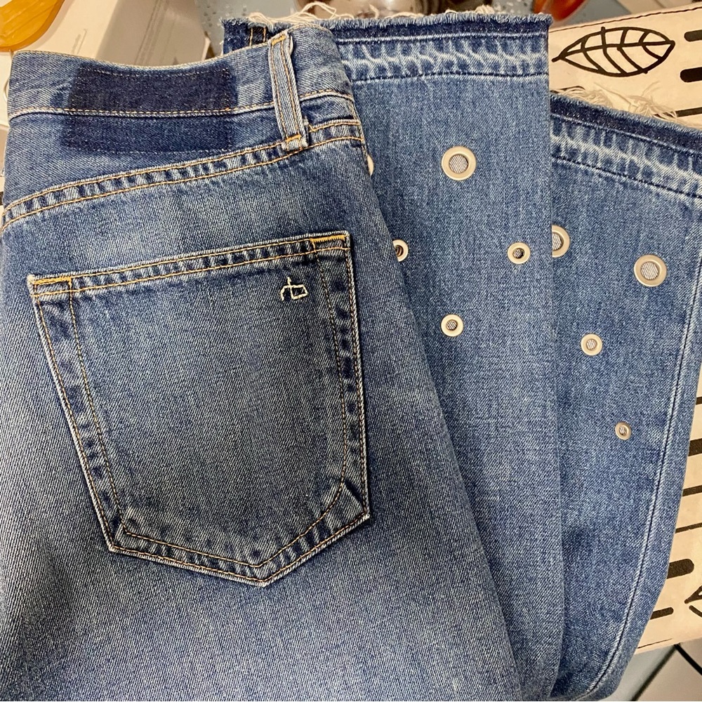 ⭐️HOST PIC⭐️10/3/24 🥂Rag & Bone ‘Riveted’ cropped Jeans, 24. A RARE Rag & Bone! - Picture 8 of 13